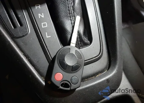 2015 Ford Focus Se z USA, uszkodzony, nr VIN 1FADP3K28FL209013